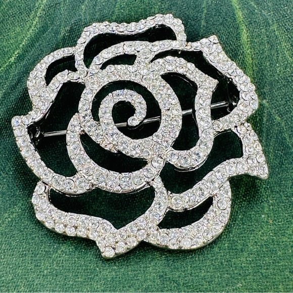 Vintage Pave Rose Pin Brooch Silver-Tone Openwork Rhinestone Flower Estate Bling - Picture 3 of 6